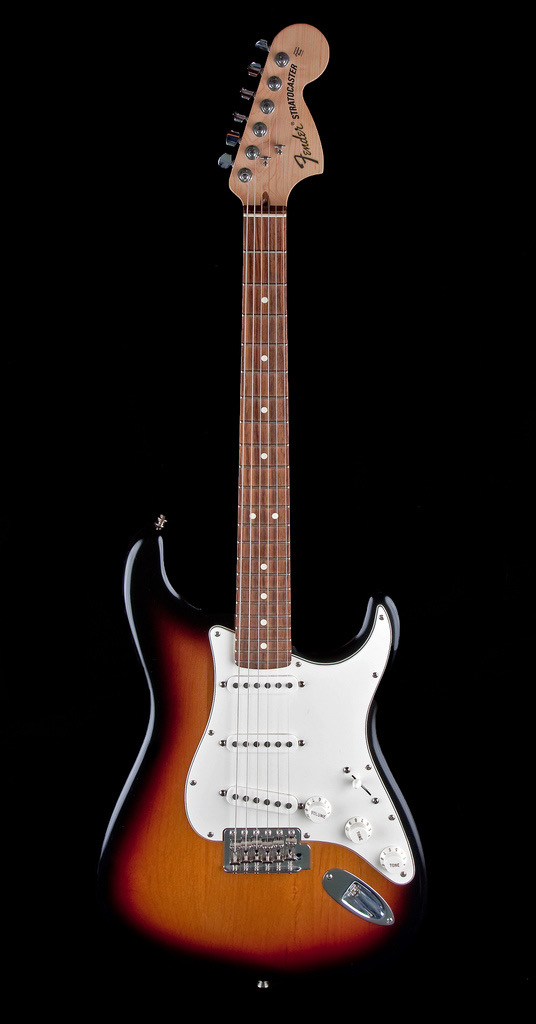 Fender Stratocaster Elektro Gitar